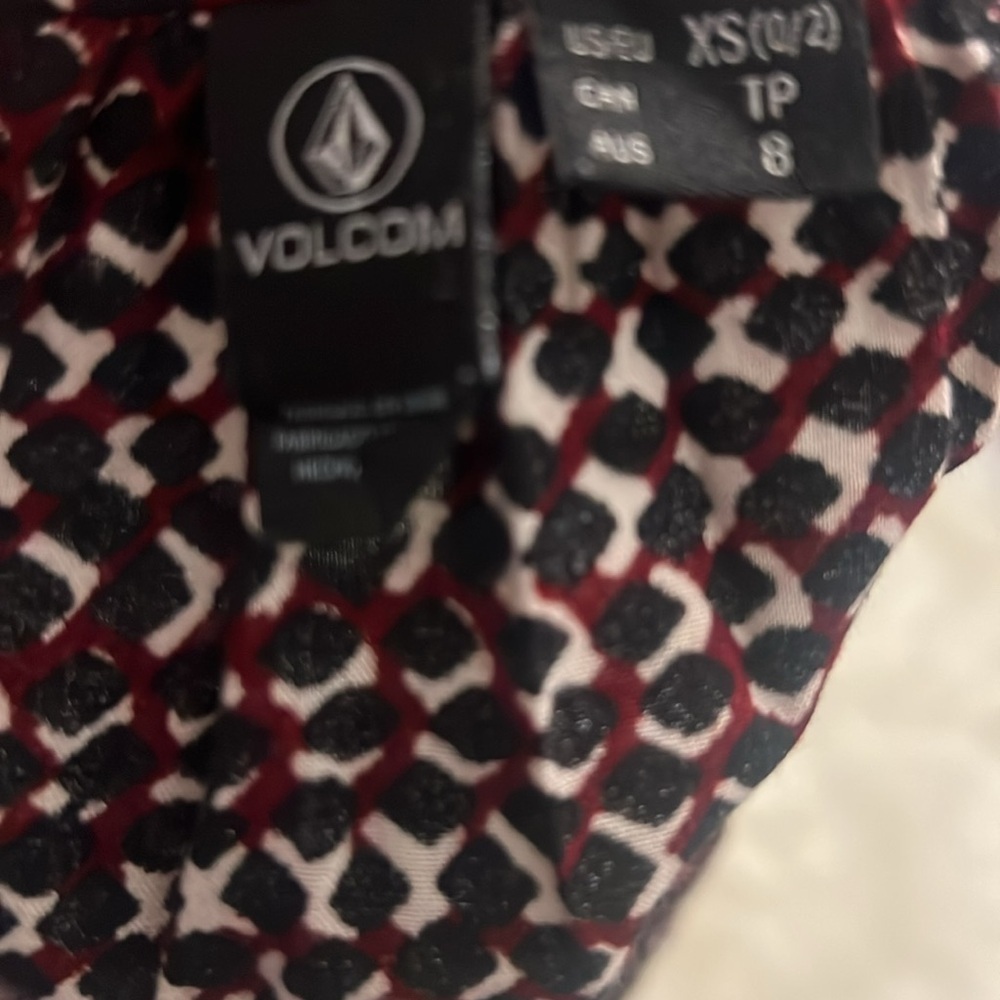 Volcom Top - Picture 5 of 5